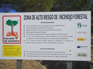 Información para la prevención de incendios forestales en interfaz urbano forestal. Ayuntamiento de Petrer.